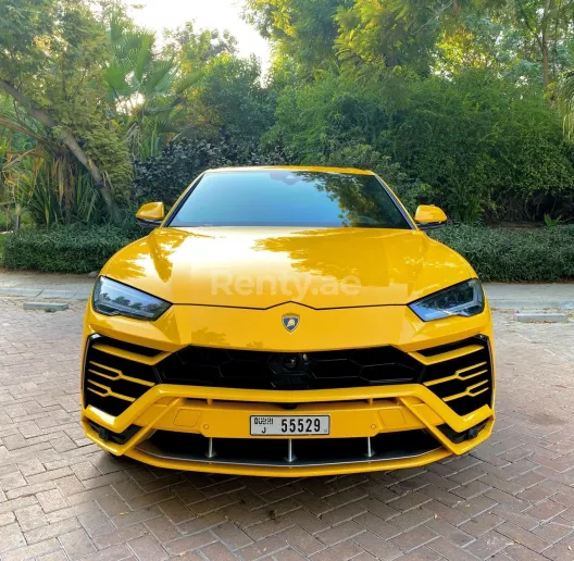Lamborghini Urus (Gelb), 2020  zur Miete in Dubai