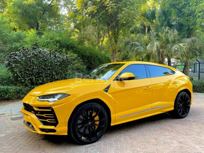 Lamborghini Urus (Gelb), 2020  zur Miete in Dubai