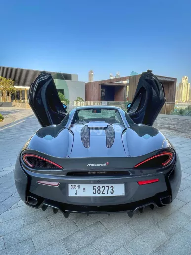 إيجار مكلارين 570S سبايدر (أسود), 2018 في دبي