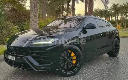 在迪拜 租 兰博基尼乌鲁斯 (黑色), 2021