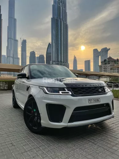 Range Rover Sport SVR (Blanc), 2020 &agrave; louer &agrave; Duba&iuml;