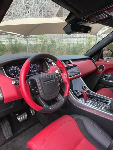 Range Rover Sport SVR (Blanc), 2020 &agrave; louer &agrave; Duba&iuml;