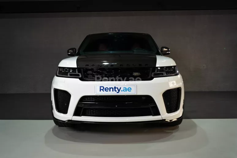 Range Rover Sport SVR (Bianca), 2019 in affitto a Dubai