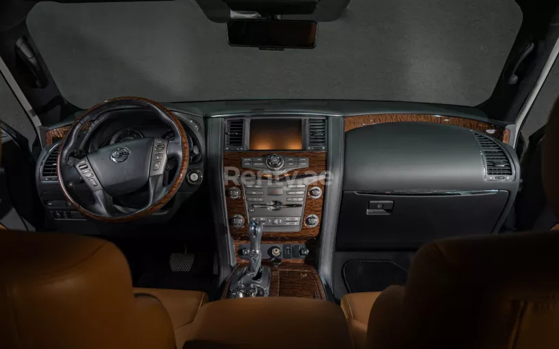 Nissan Patrol V8 (Grau), 2019  zur Miete in Dubai