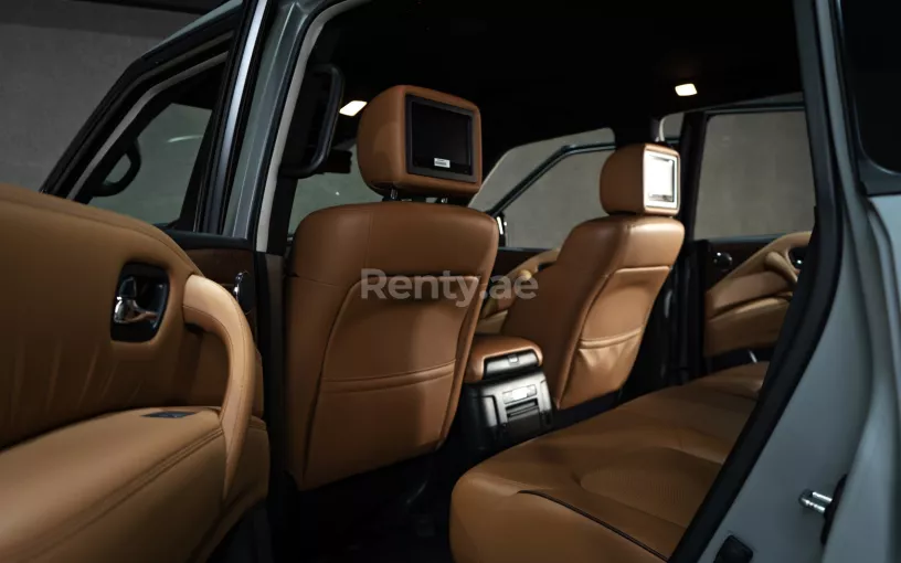 Nissan Patrol V8 (Grau), 2019  zur Miete in Dubai