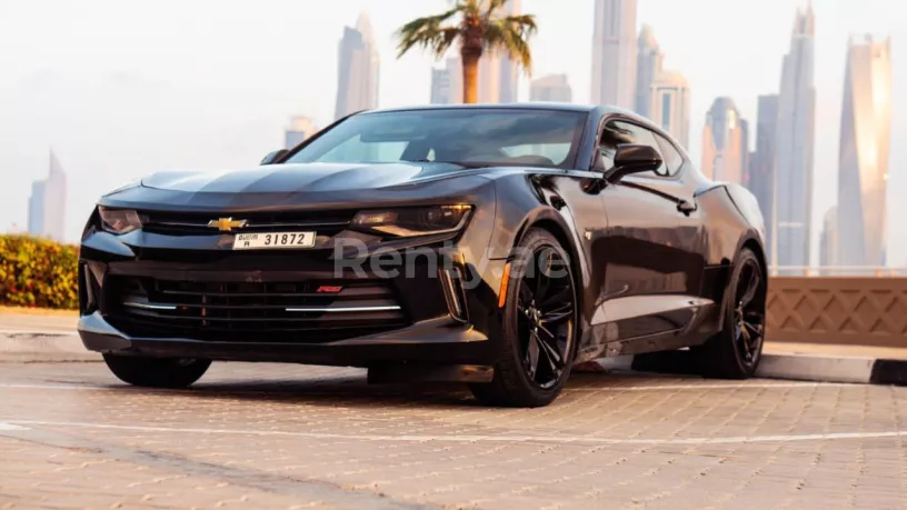 Chevrolet Camaro (Negro), 2018 para alquiler en Dub&aacute;i