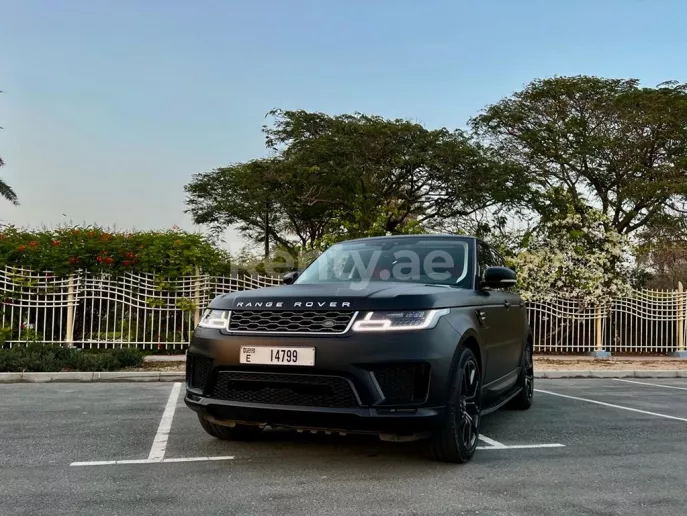 Range Rover Sport Dynamic (Zwart), 2021 te huur in Dubai