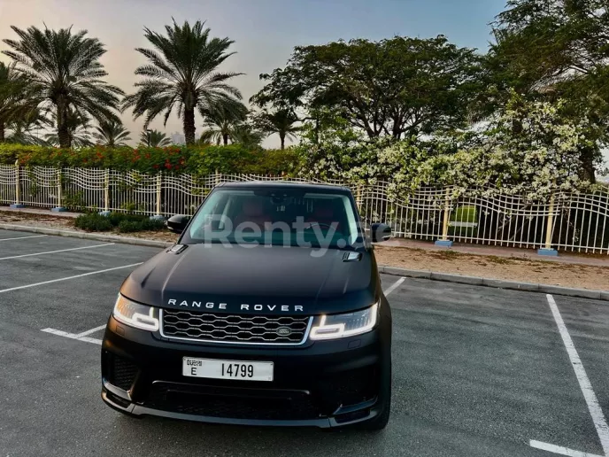 Range Rover Sport Dynamic (Zwart), 2021 te huur in Dubai