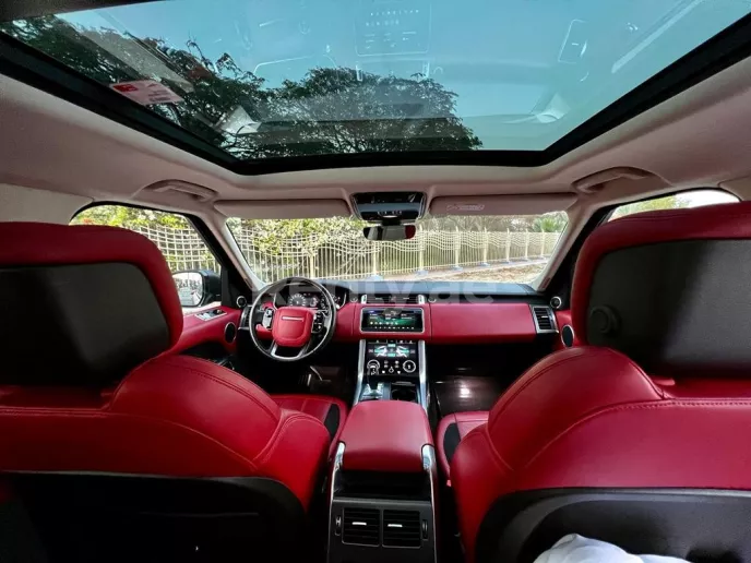 Range Rover Sport Dynamic (Zwart), 2021 te huur in Dubai