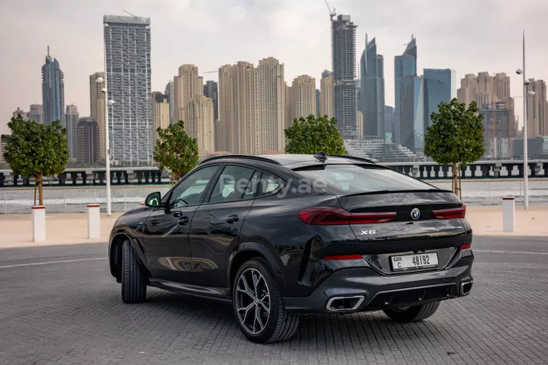BMW X6 (Nero), 2022 in affitto a Dubai