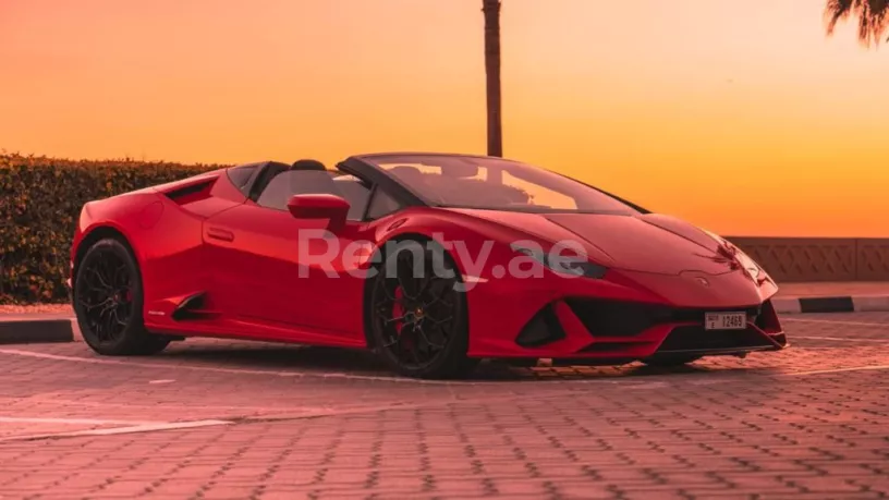 Lamborghini Evo Spyder (rojo), 2020 para alquiler en Dub&aacute;i