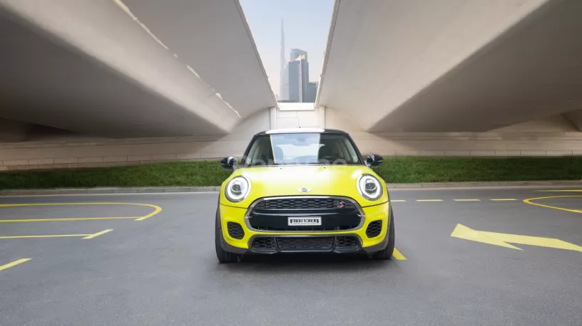 Mini Cooper (Verte), 2019 &agrave; louer &agrave; Duba&iuml;
