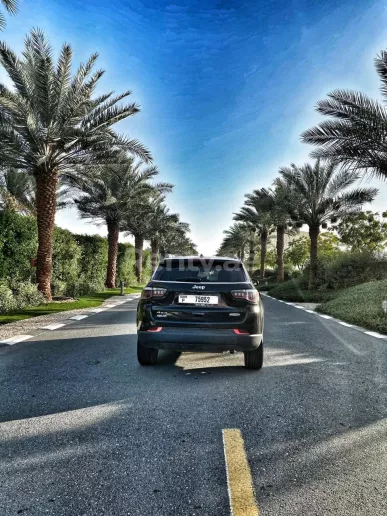 إيجار جيب كومباس (أسود), 2019 في دبي