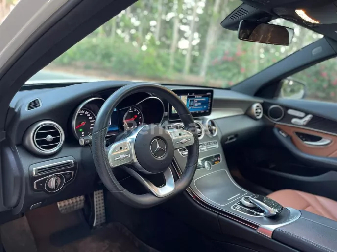 Mercedes Classe C (Blanc), 2020 &agrave; louer &agrave; Duba&iuml;