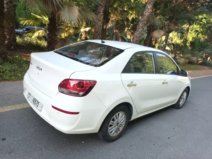 KIA Pegas (Wit), 2022 te huur in Dubai