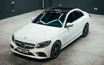 Mercedes C200 (Белый), 2020 для аренды в Дубай