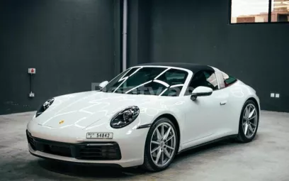 إيجار بورش 911 Targa (أبيض), 2022 في دبي