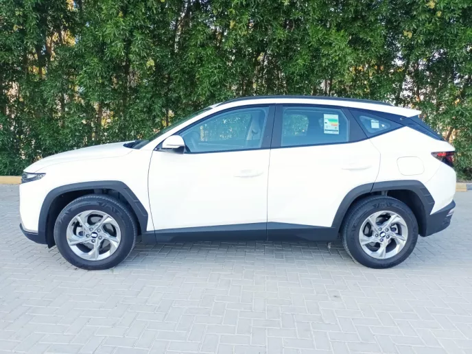 Hyundai Tucson (Blanco), 2022 para alquiler en Dub&aacute;i