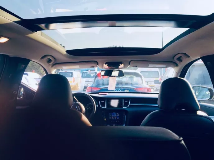 إيجار إنفينيتي QX50 (أبيض), 2021 في دبي