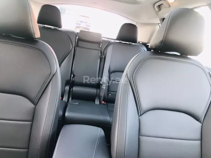 إيجار إنفينيتي QX50 (أبيض), 2021 في دبي