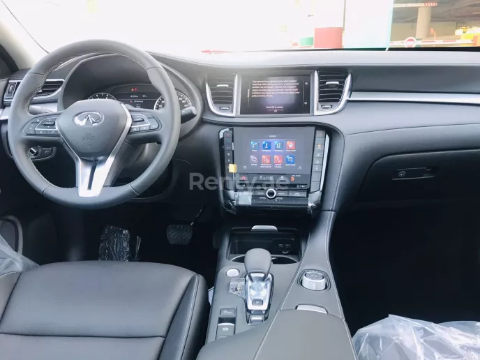 إيجار إنفينيتي QX50 (أبيض), 2021 في دبي