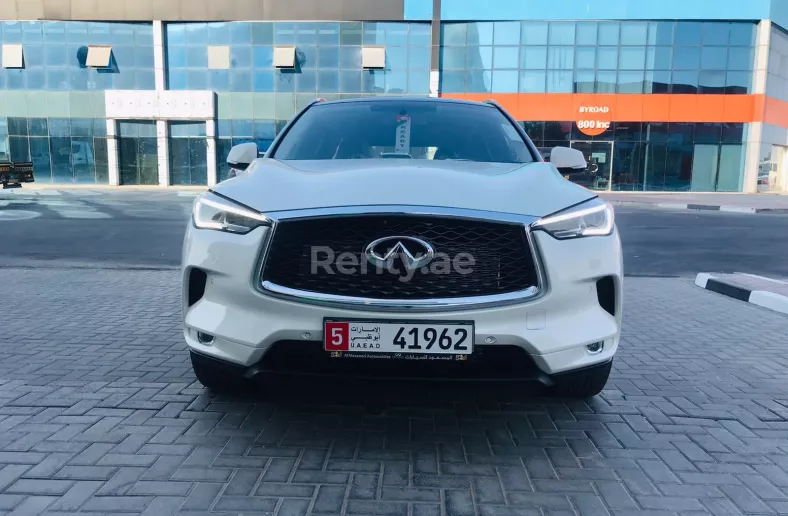 إيجار إنفينيتي QX50 (أبيض), 2021 في دبي