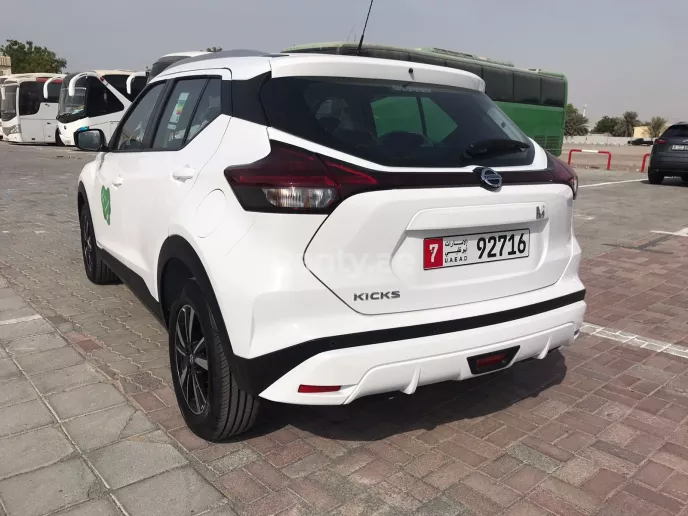 إيجار نيسان ركلات (أبيض), 2021 في دبي