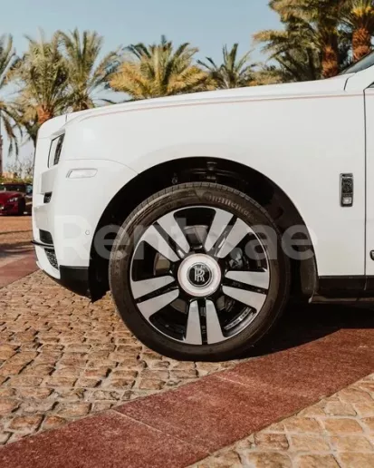 Rolls Royce Cullinan (White), 2022 for rent in Dubai