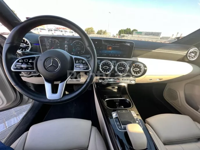 إيجار مرسيدس A 220 (اللون الرمادي), 2019 في دبي