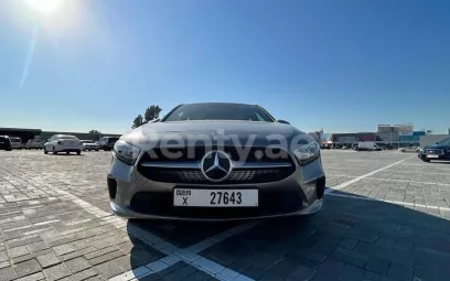 Mercedes A 220 (Grise), 2019 &agrave; louer &agrave; Duba&iuml;