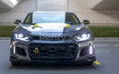 Chevrolet Camaro (Черный), 2020 для аренды в Дубай