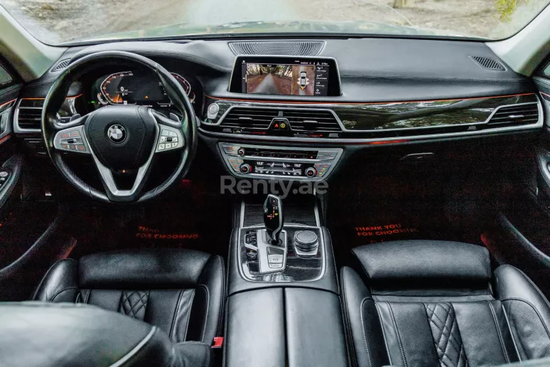 BMW 7 Series (Grise), 2020 &agrave; louer &agrave; Duba&iuml;
