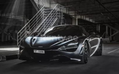 McLaren 720 S (Schwarz), 2020 zur Miete in Dubai