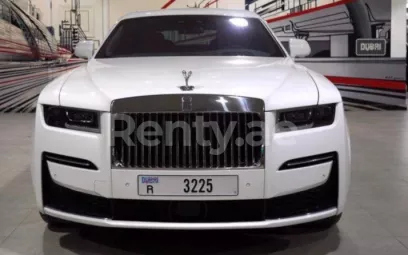Dubai'de kiralık Rolls Royce Ghost (Beyaz), 2021