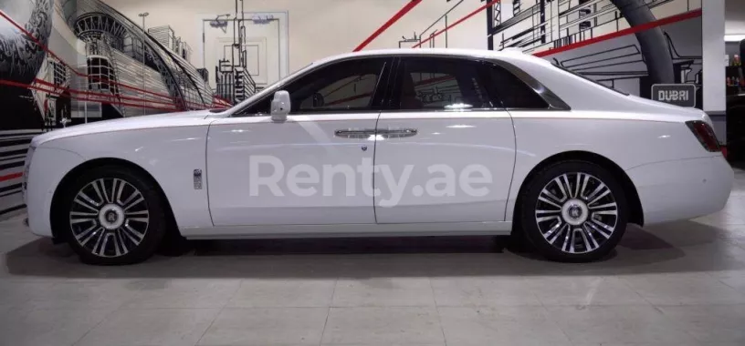 Rolls Royce Ghost (Wei&szlig;), 2021  zur Miete in Dubai