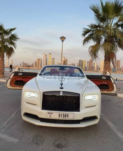 Rolls Royce Dawn Black Badge (Blanc), 2020 &agrave; louer &agrave; Duba&iuml;