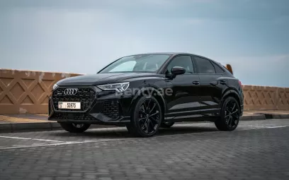 Audi RSQ3 (Negro), 2021 para alquiler en Dub&aacute;i