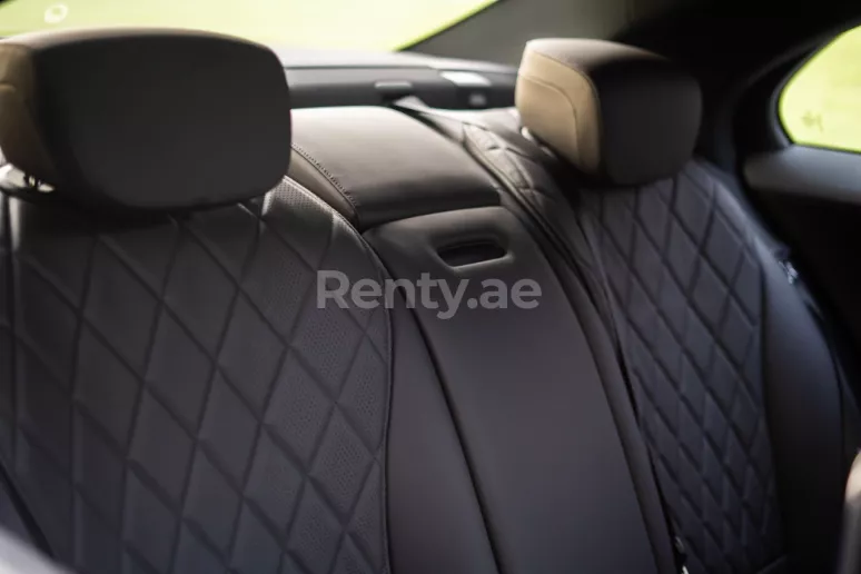Mercedes S500 Class (Nero), 2021 in affitto a Dubai
