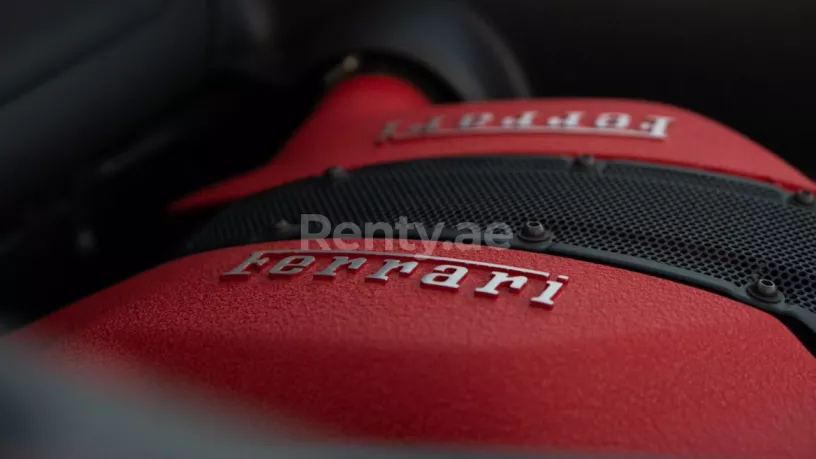 إيجار فيراري F8 تريبوتو (أحمر), 2020 في دبي