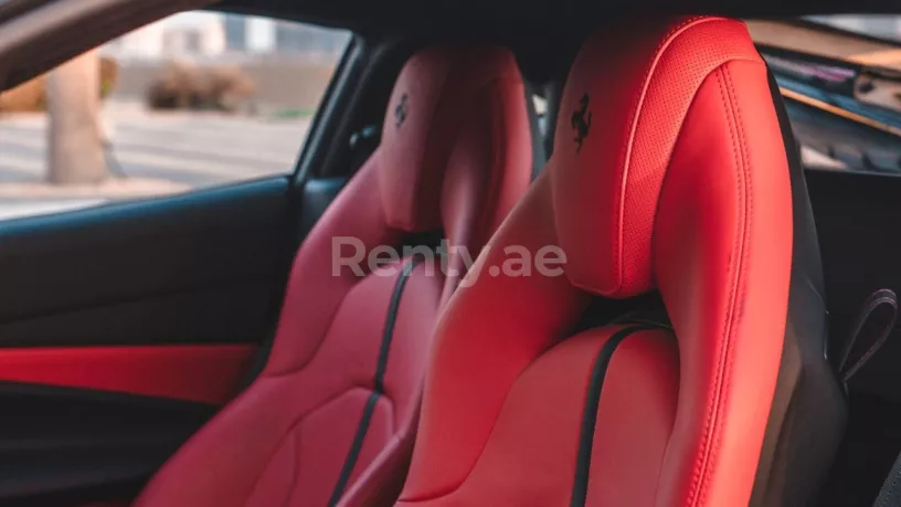 إيجار فيراري F8 تريبوتو (أحمر), 2020 في دبي