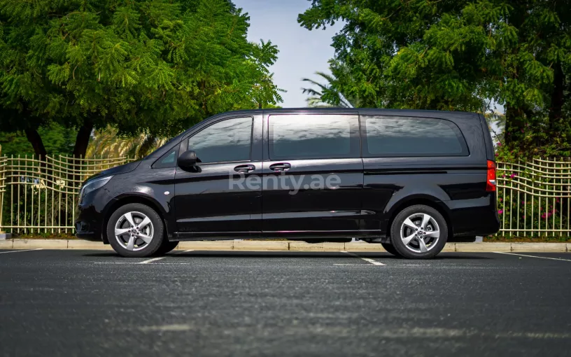 Dubai'de kiralık Mercedes Vito Serisi (Siyah), 2019