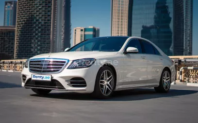 Mercedes S500 (Белый), 2019 для аренды в Дубай