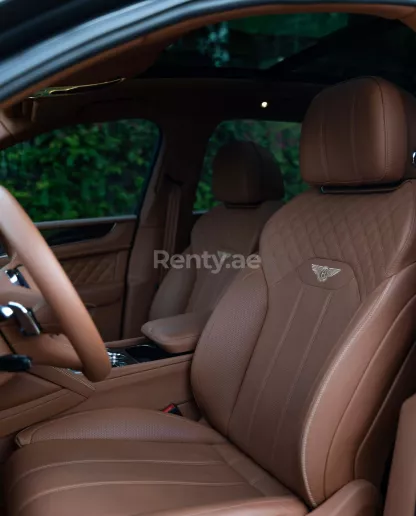 Bentley Bentayga (Schwarz), 2021  zur Miete in Dubai