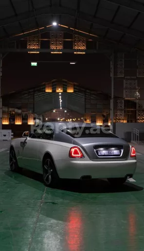 Rolls Royce Wraith (Blanco), 2018 para alquiler en Dub&aacute;i