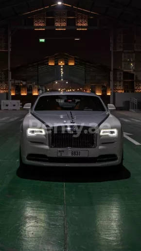 Rolls Royce Wraith (Blanco), 2018 para alquiler en Dub&aacute;i