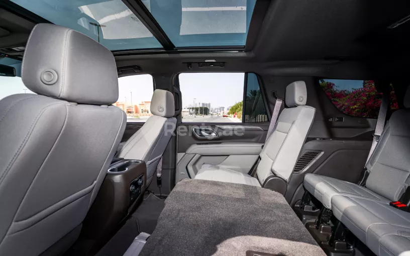Chevrolet Tahoe (Bianca), 2021 in affitto a Ras Al Khaimah