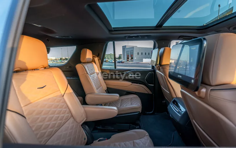 Cadillac Escalade (Blanc), 2021 &agrave; louer &agrave; Ras Al Khaimah