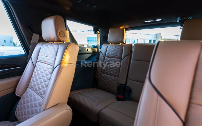 Cadillac Escalade (Blanc), 2021 &agrave; louer &agrave; Ras Al Khaimah