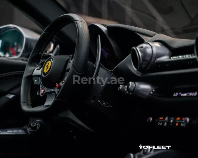 Ferrari 812 GTS (Grigio), 2020 in affitto a Dubai