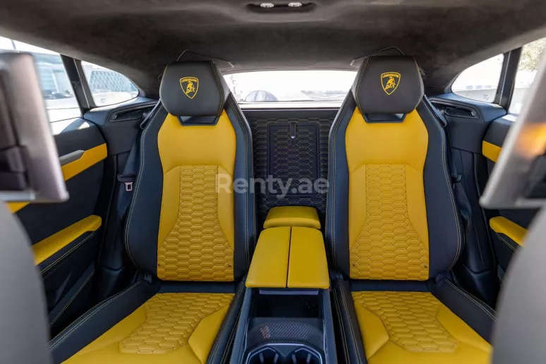 Lamborghini Urus (Gelb), 2021  zur Miete in Dubai